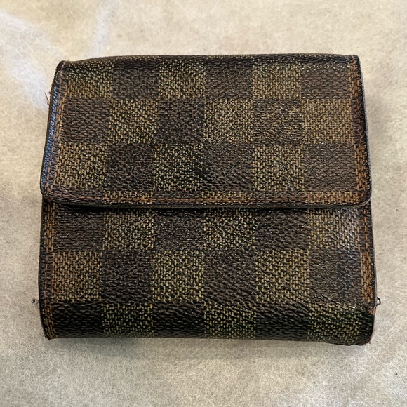 Authentic Vintage Pre-Loved Louis Vuitton Damier Ebene Wallet - Picture 3 of 14